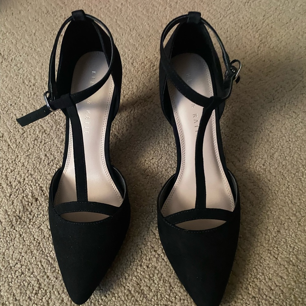 Kelly&Katie Size 8.  Like new-worn once. Suede heels approx 3” height.
